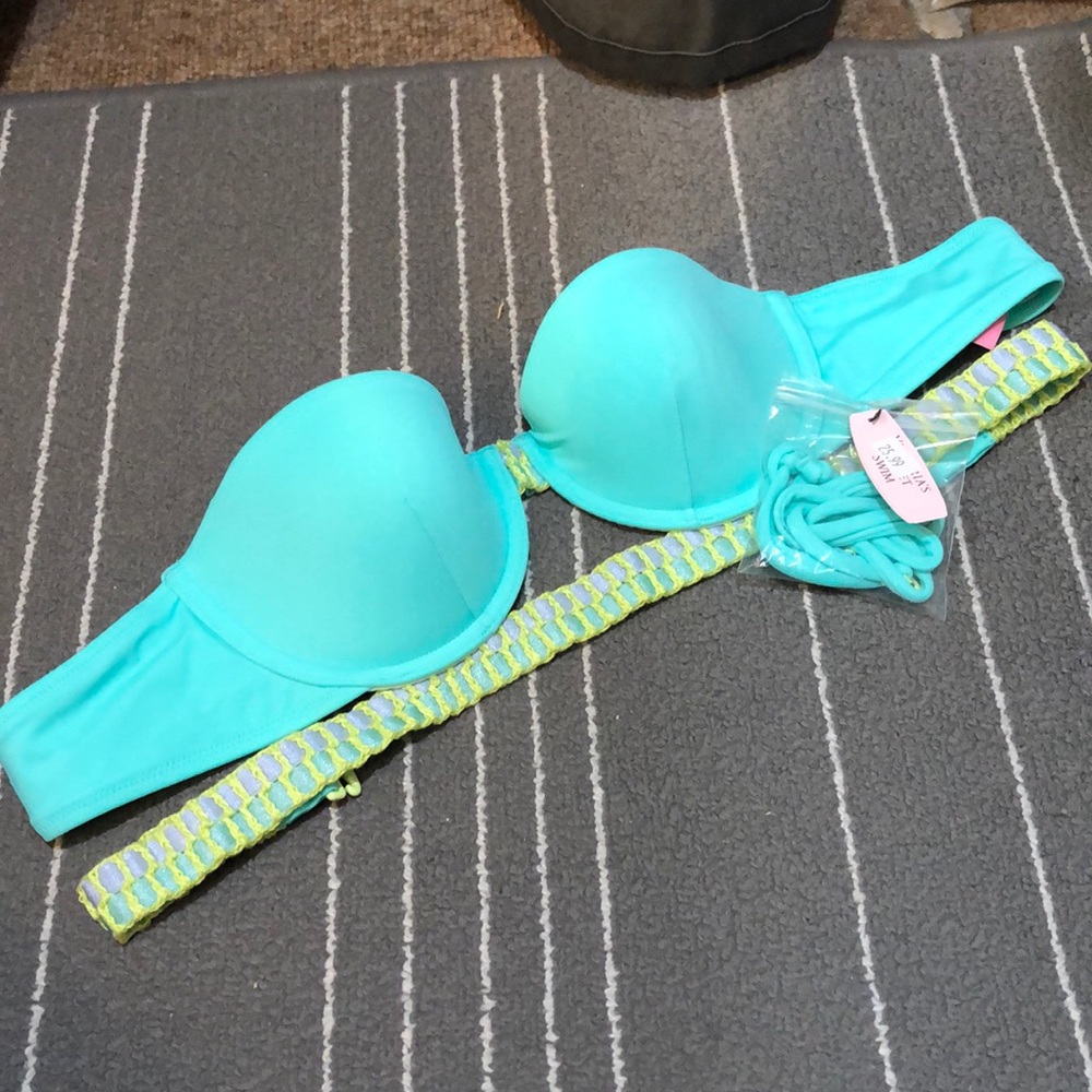 Victoria’s Secret bikini bandeau